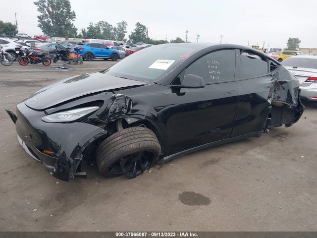 Tesla Model Y Long Range 2021 5YJYGDEE7MF180708 Image 2