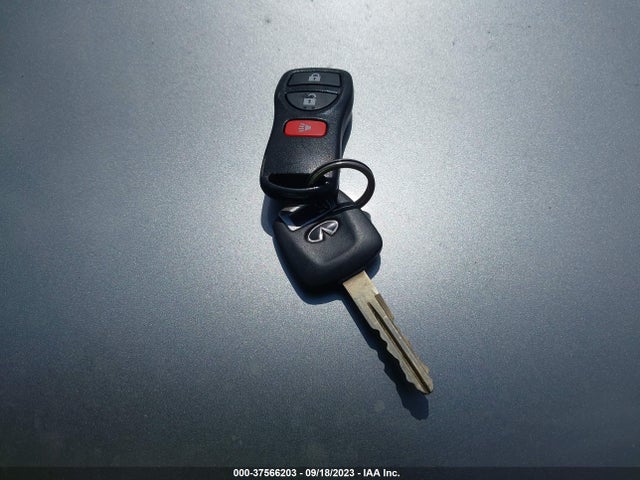 2005 INFINITI FX35 VIN: JNRAS08U55X105038
