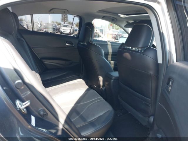 19UDE2F71KA015575 Acura Ilx Pkg