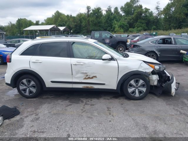 KNDCC3LC6H5040416 KIA NIRO EX