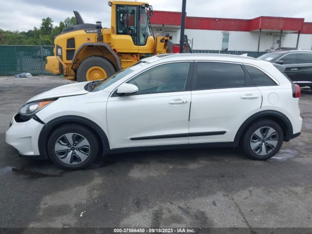 KNDCC3LC6H5040416 KIA NIRO EX