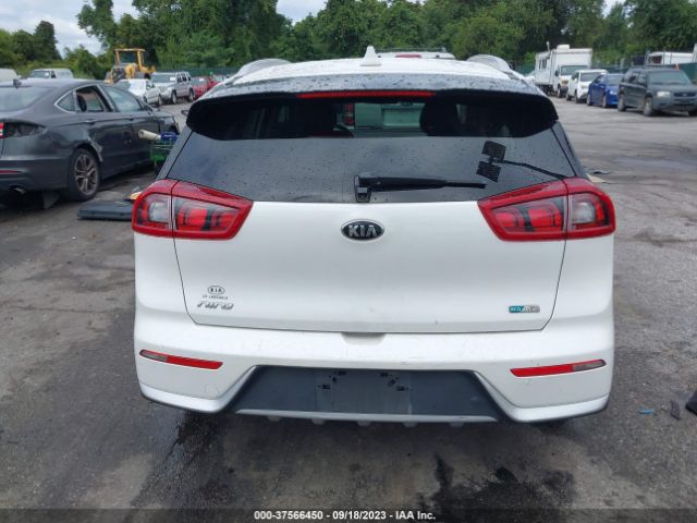 KNDCC3LC6H5040416 KIA NIRO EX