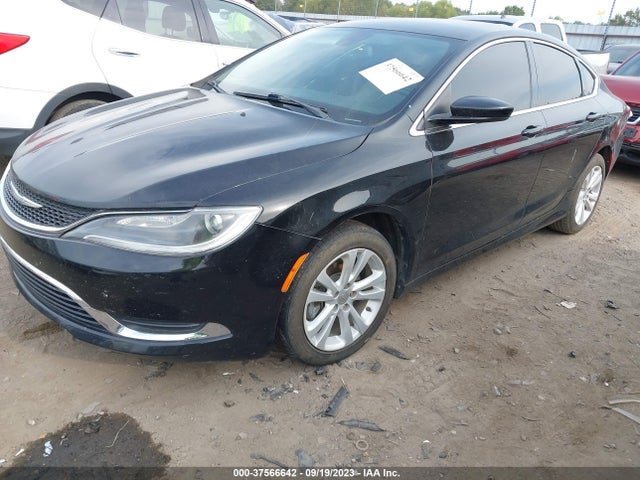 Chrysler 200 Limited Platinum 2017 1C3CCCAB6HN512239 Image 2