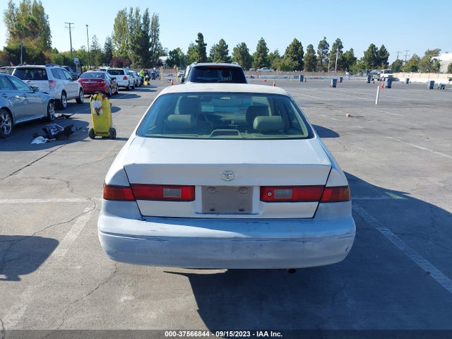 1999 TOYOTA CAMRY LE/XLE VIN: JT2BF28K0X0147026