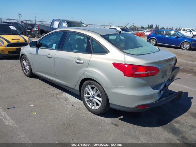 Ford FOCUS SE 2016 1FADP3F24GL282553 Image 3