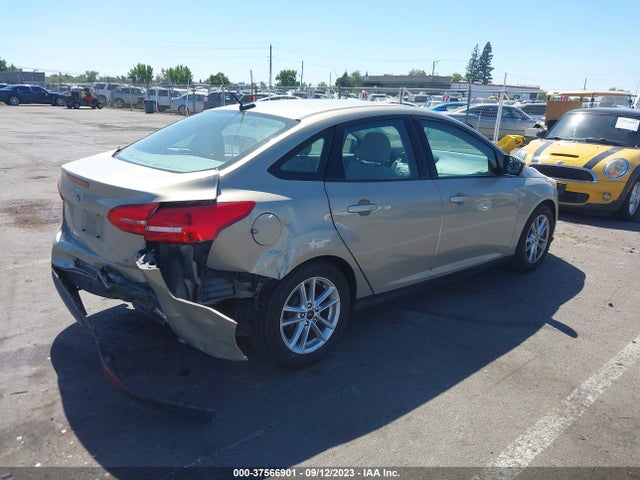 Ford FOCUS SE 2016 1FADP3F24GL282553 Image 4