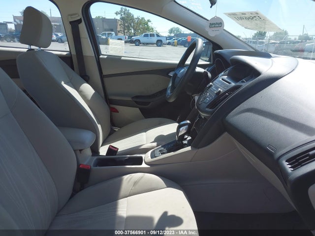 Ford FOCUS SE 2016 1FADP3F24GL282553 Image 5