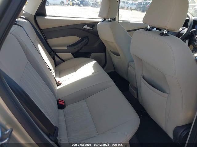 Ford FOCUS SE 2016 1FADP3F24GL282553 Image 8