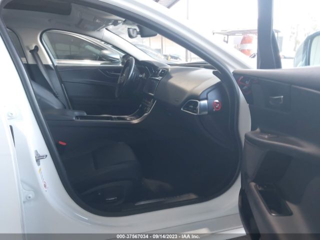 SAJAR4FX5KCP49935 Jaguar Xe 25t