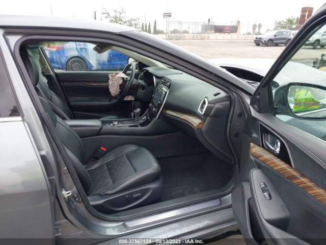 1N4AA6AP2HC444030 Nissan Maxima Platinum