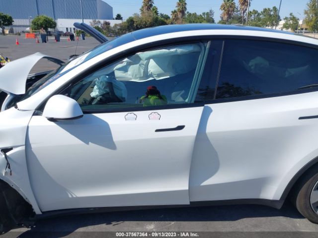7SAYGDEE3NF444124 Tesla Model Y Long Range