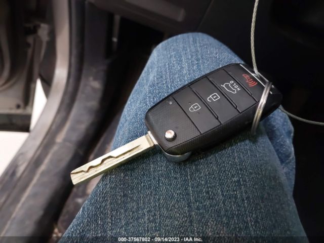 5XYPGDA52HG212125 KIA Sorento Lx V6