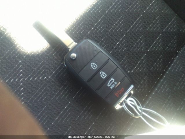 3KPA25AD6PE520587 KIA Rio 5-door S