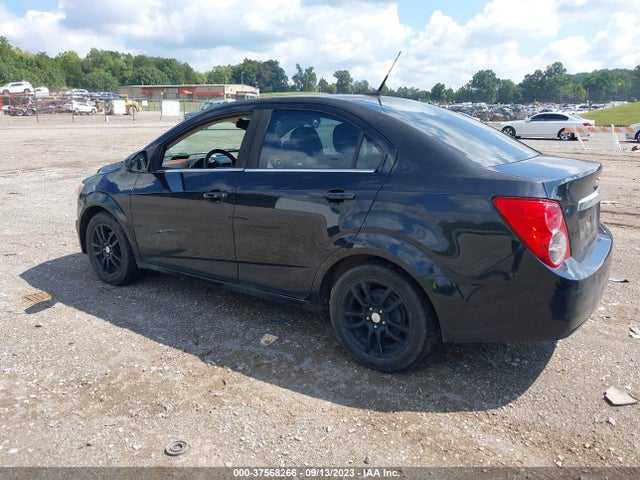 Chevrolet SONIC LT 2014 1G1JC5SB9E4147465 Image 3