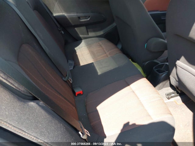 Chevrolet SONIC LT 2014 1G1JC5SB9E4147465 Image 8