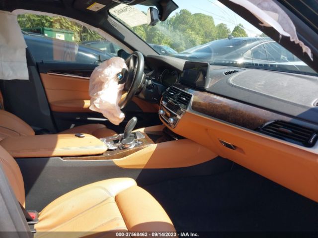 WBAJE7C38HG890929 BMW 5 Series 540i Xdrive