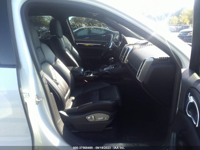 2016 PORSCHE CAYENNE S E-HYBRID VIN: WP1AE2A26GLA17779