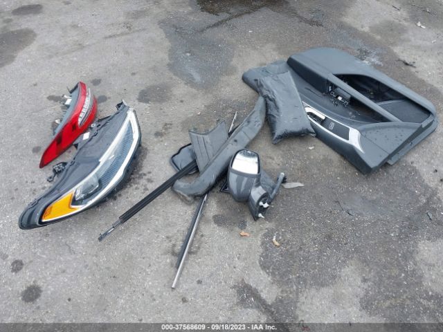 3FA6P0CD8KR182527 Ford FUSION SEL