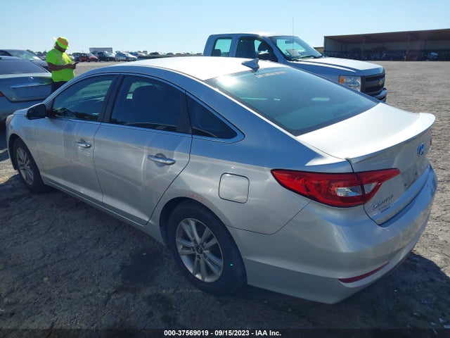 2015 HYUNDAI SONATA 2.4L SE VIN: 5NPE24AF3FH003173