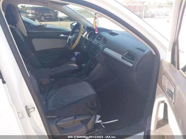 3VV1B7AX3JM129529 Volkswagen TIGUAN S