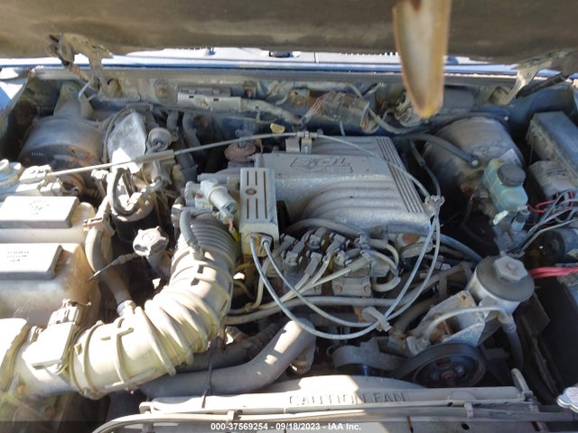 2000 FORD EXPLORER XLT VIN: 1FMZU83P8YZB75327