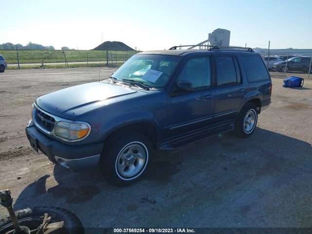 2000 FORD EXPLORER XLT VIN: 1FMZU83P8YZB75327