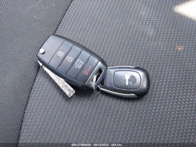 KNDPB3AC8F7750992 KIA Sportage Lx