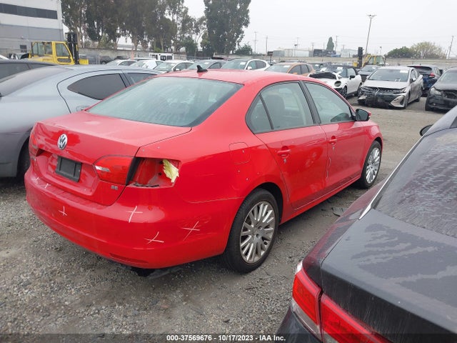 3VWD17AJ4EM415726 Volkswagen Jetta Sedan Se