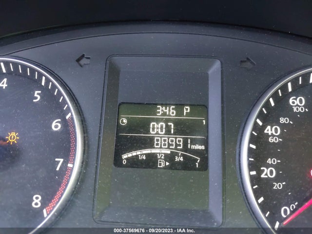 3VWD17AJ4EM415726 Volkswagen Jetta Sedan Se