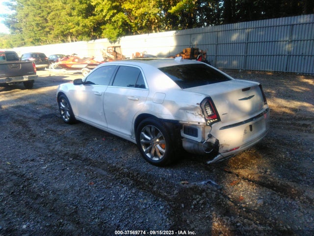 Chrysler 300 Limited 2016 2C3CCARG2GH142306 Image 3
