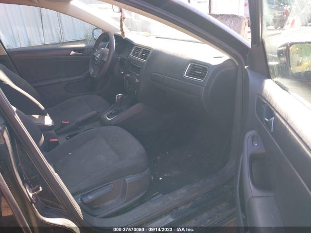 3VW2K7AJ7EM208056 Volkswagen Jetta Sedan S