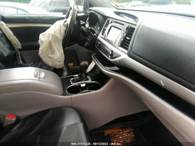 2019 TOYOTA HIGHLANDER 5TDBZRFHXKS928432 Photo 4