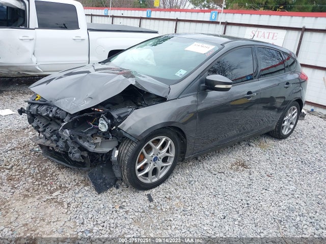 2015 FORD FOCUS SE VIN: 1FADP3K23FL333318