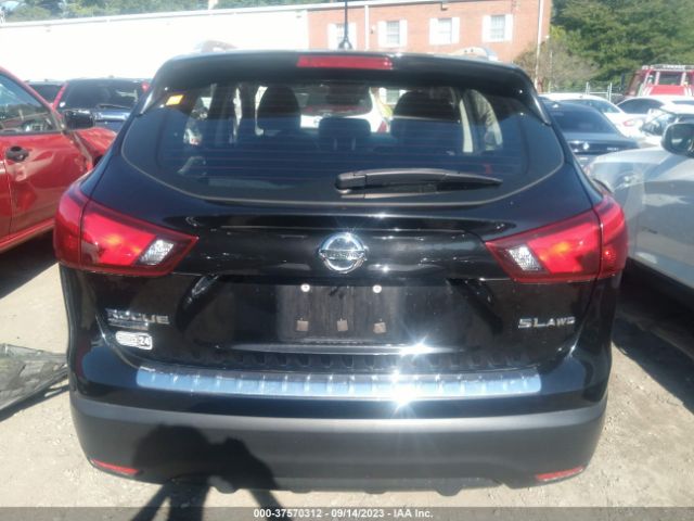 JN1BJ1CR1HW120276 Nissan Rogue Sport Sl