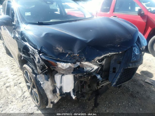 JN1BJ1CR1HW120276 Nissan Rogue Sport Sl