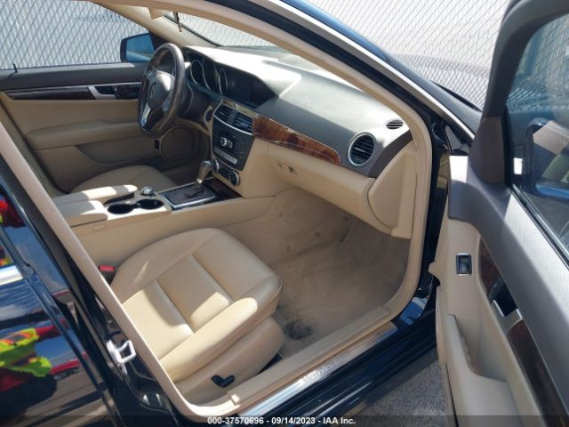 WDDGF4HBXEA945877 Mercedes-Benz C 250 Sport/luxury