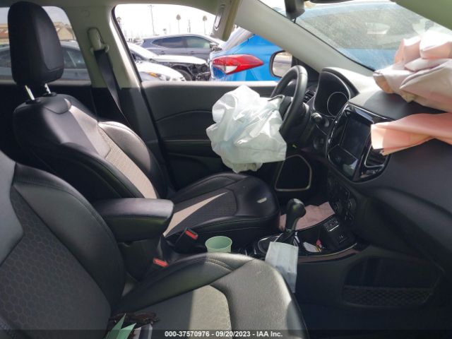 3C4NJCBB9KT749307 Jeep Compass Altitude