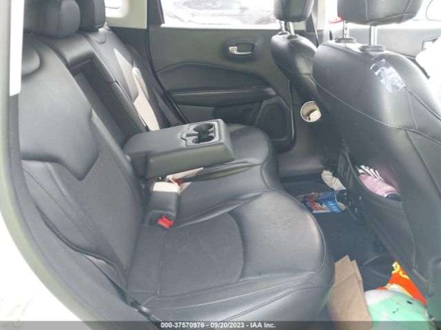 3C4NJCBB9KT749307 Jeep Compass Altitude