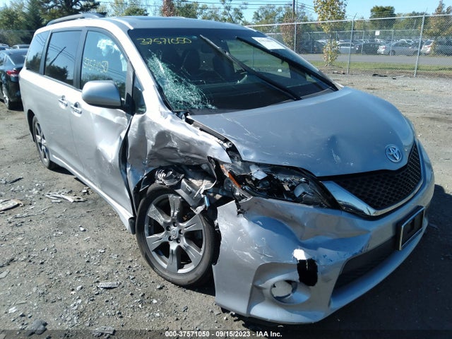 Toyota SIENNA SE 2017 5TDXZ3DC7HS888166 Image 6