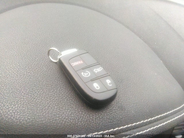 2C3CCAGG2FH899501 Chrysler 300 300s