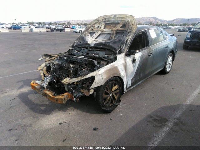 1VWBA7A35JC052499 Volkswagen Passat 2.0t Se