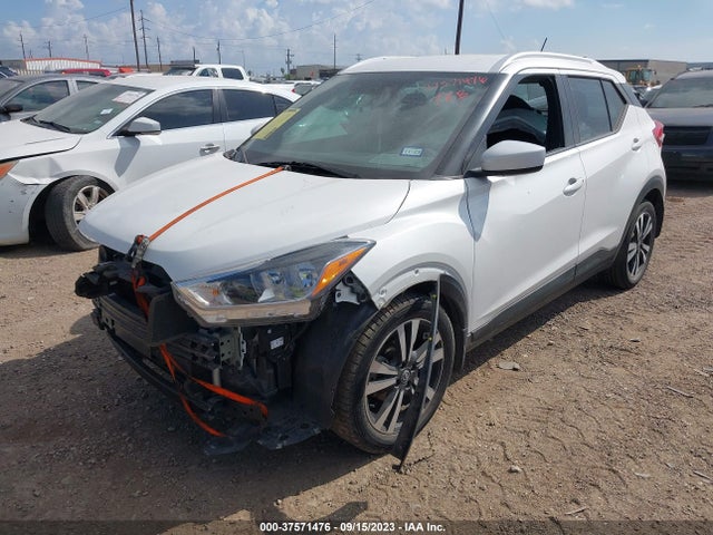 2018 NISSAN KICKS SV VIN: 3N1CP5CU0JL535504