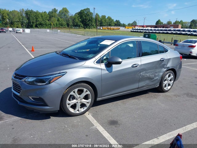 Chevrolet Cruze Premier 2018 1G1BF5SM0J7196348 Image 2