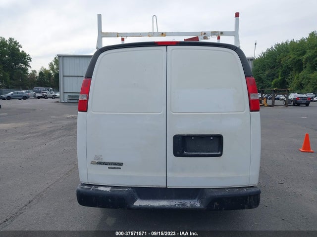 Chevrolet EXPRESS CARGO VAN 2016 1GCWGAFF1G1151828 Image 16