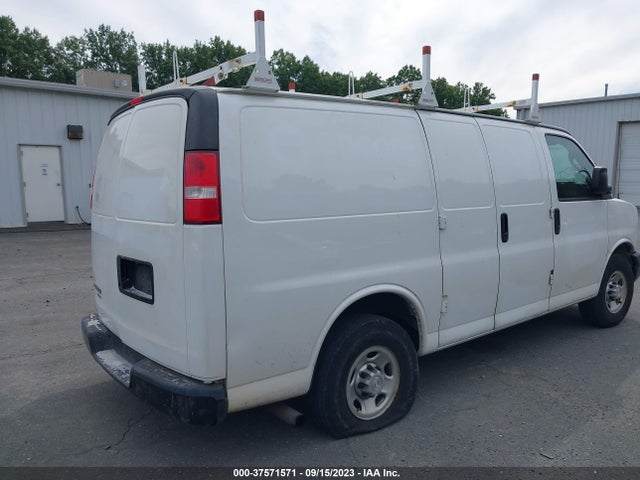 Chevrolet EXPRESS CARGO VAN 2016 1GCWGAFF1G1151828 Image 4