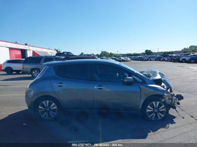 1N4AZ0CP9FC327335 Nissan LEAF SV