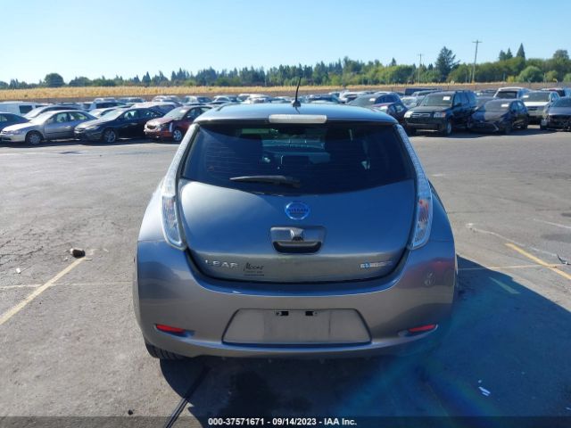 1N4AZ0CP9FC327335 Nissan LEAF SV