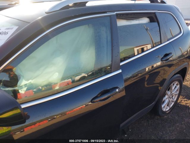 1C4PJLCB1GW281470 Jeep Cherokee Latitude