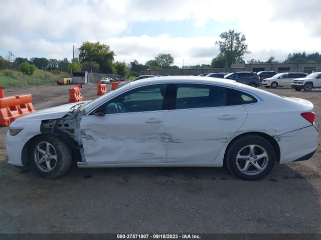 Chevrolet MALIBU LS 2018 1G1ZB5ST8JF227630 Image 14