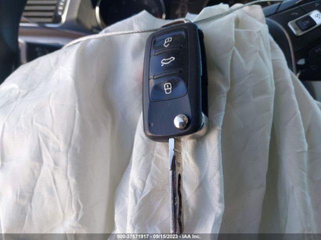 1VWAT7A38GC052544 Volkswagen Passat 1.8t S